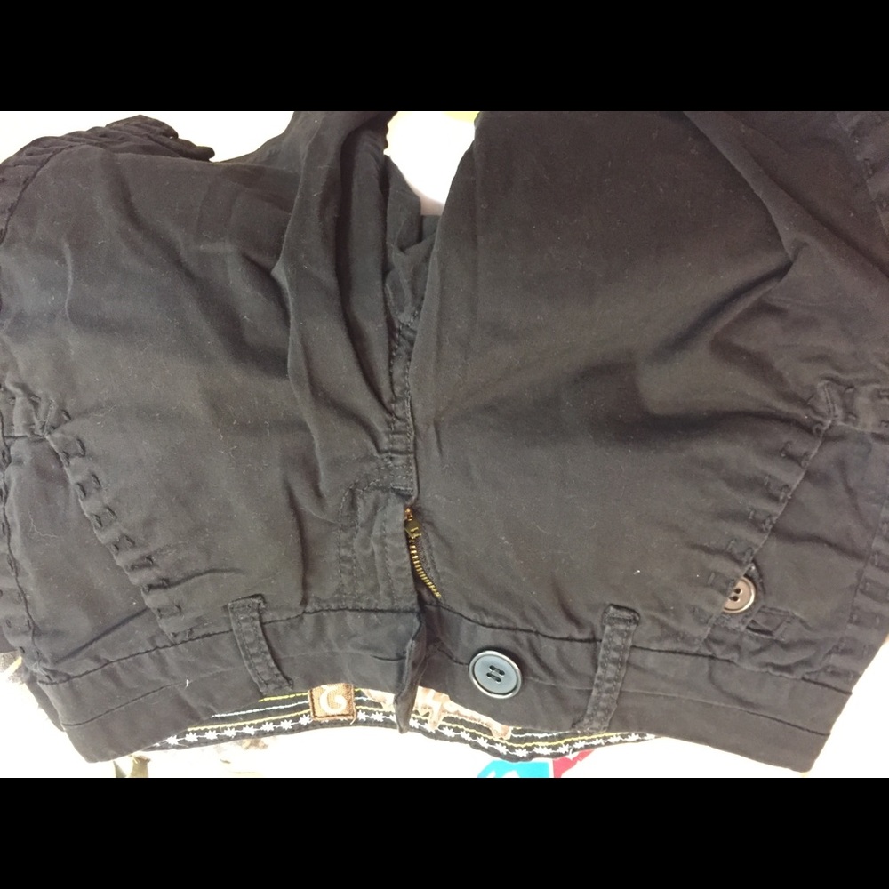 Shorts - Picture 3 of 4